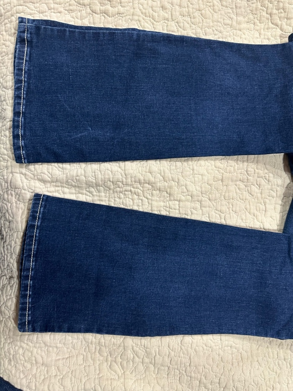 Apt. 9 Classic Dark Blue Embellished Jeans - Clean Contrast Stitching - Picture 4 of 6